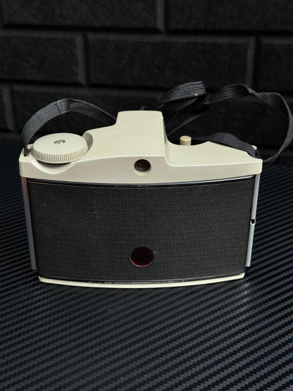 Kodak Brownie 44A Vintage 1960's 127 Film Camera - Winds & Fires (D316)