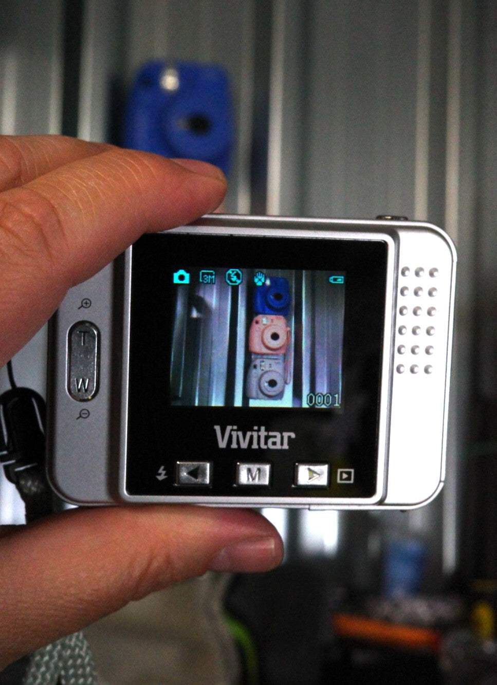 Vivitar Vivicam 5018 Y2K Compact 5.1MP Digital Camera & Batteries - Working
