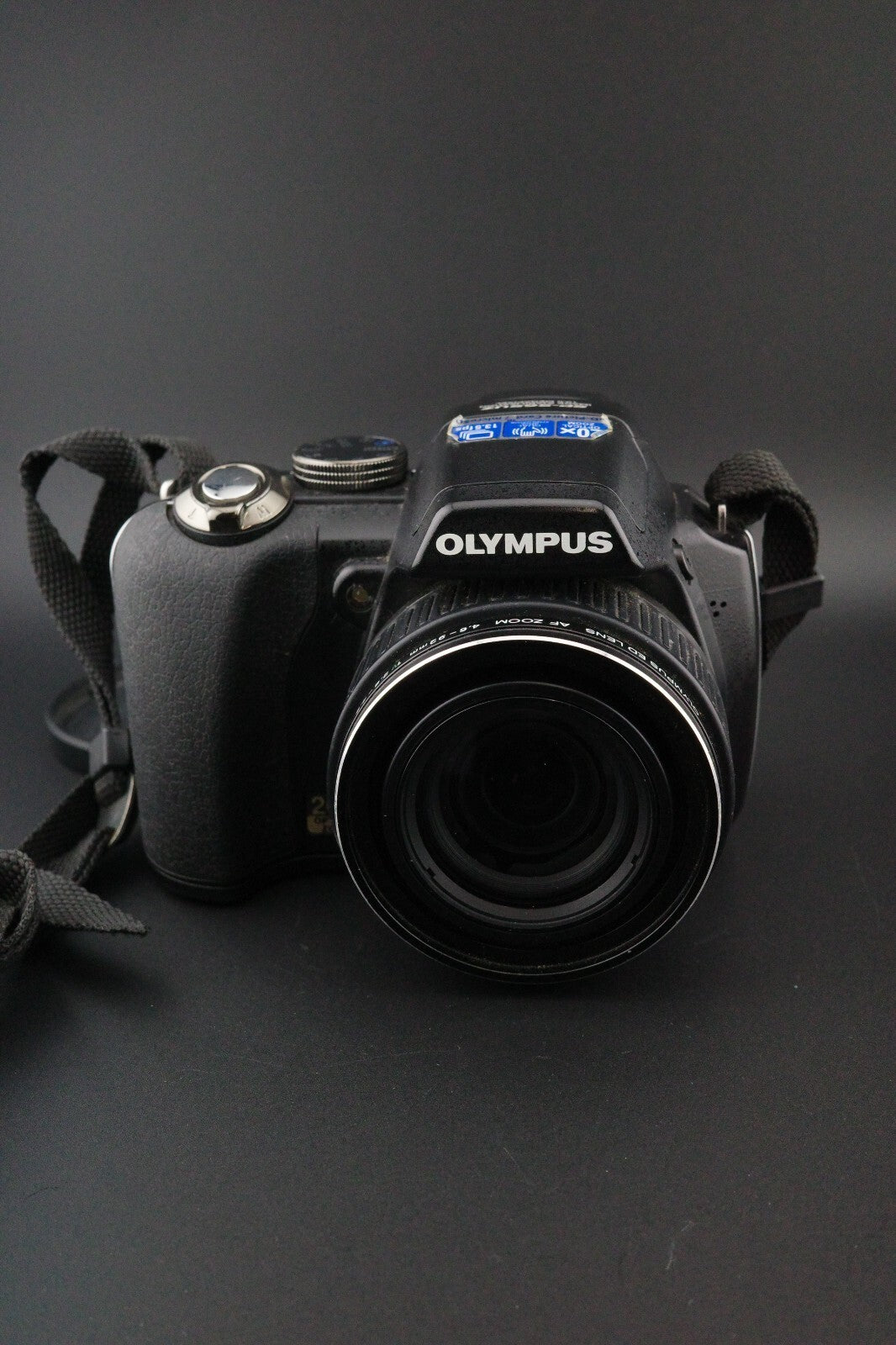 Olympus SP-565UZ 10MP CCD 20x Zoom Digital Camera + Batteries Tested & Working