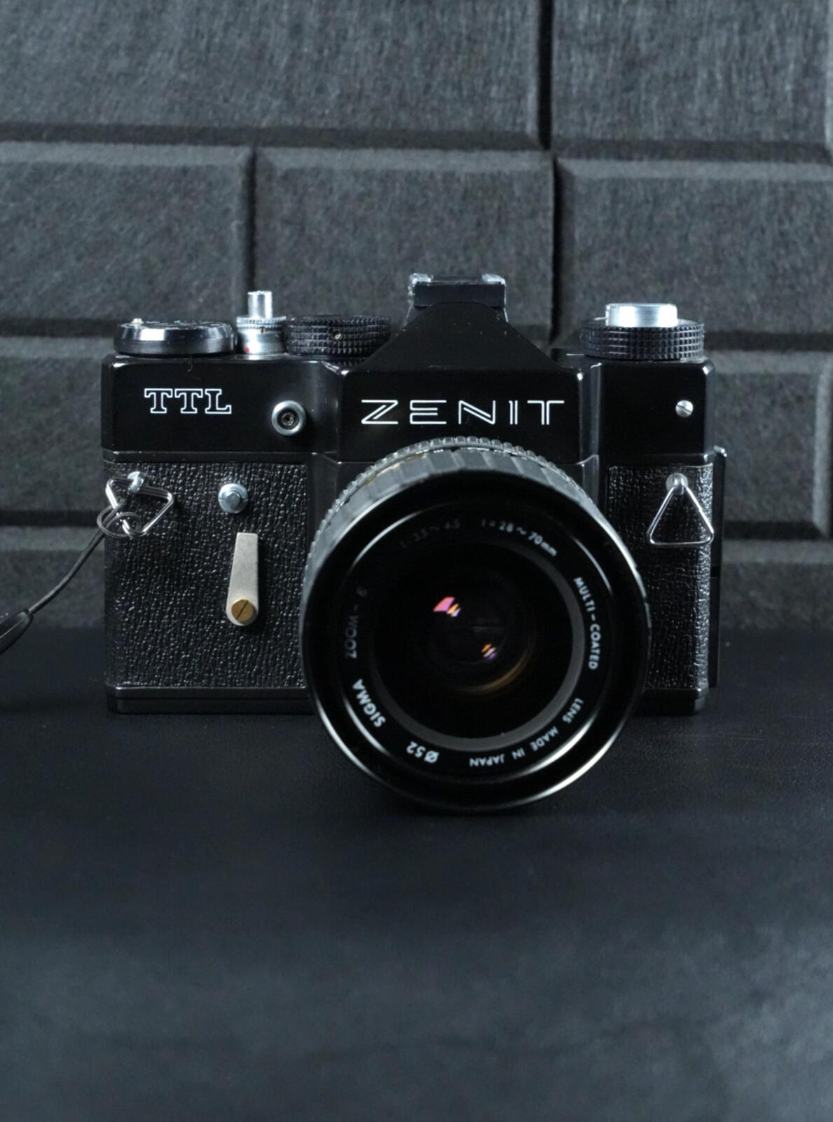 Zenit TTL Vintage 1980's 35mm Film Camera + Sigma 28-70mm (Faulty Light Meter)