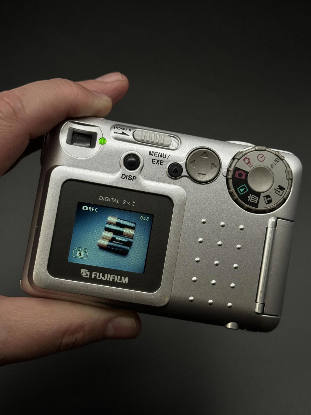 Fujifilm MX-1200 1.3MP Digital Camera + Batteries & Memory Card - Fully Working