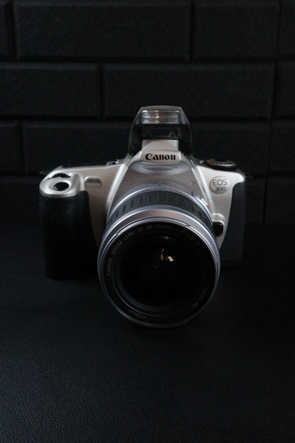 Vintage Canon EOS 300 35mm SLR Film Camera + 28-90mm Zoom Lens Tested & Working