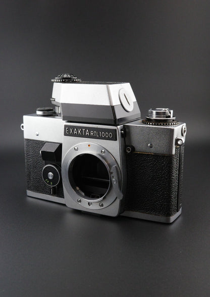 Exakta RTL 1000 35mm Vintage Camera, TTL Penta Prism - Body Only - Untested