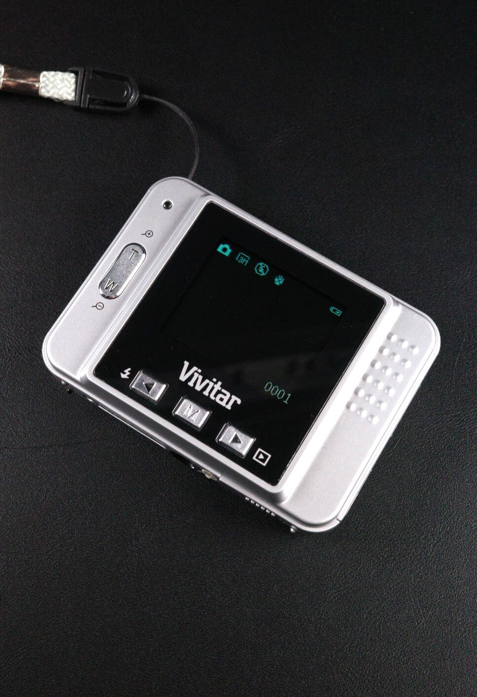 Vivitar Vivicam 5018 Y2K Compact 5.1MP Digital Camera & Batteries - Working