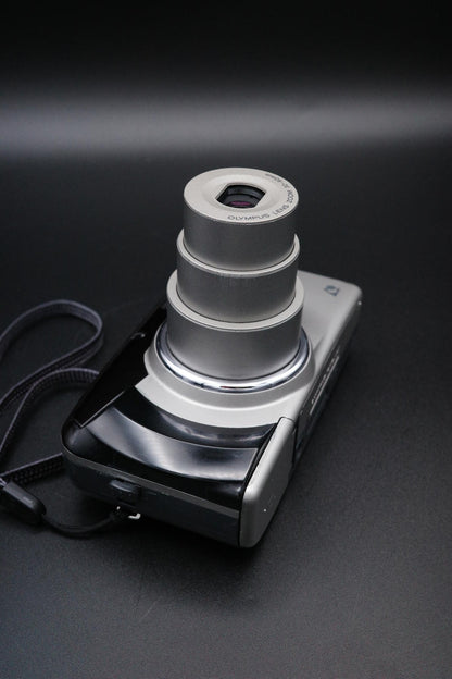 Olympus NewPic Zoom 90 Vintage APS Film Camera - Tested & Working