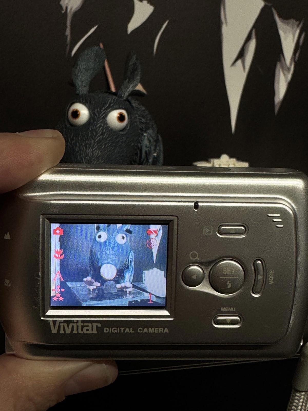 Fully Working Vivitar ViviCam 3105s 3.2MP Digital Camera + New Case & Batteries