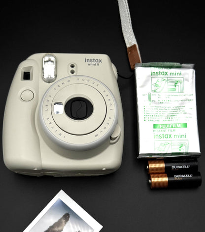 Working Fujifilm Instax Mini 9 Instant Camera - Smoky White + Film & Batteries