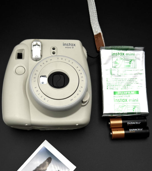 Working Fujifilm Instax Mini 9 Instant Camera - Smoky White + Film & Batteries