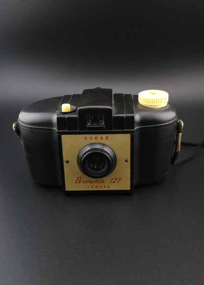 Vintage 1950's Kodak Brownie Bakerlite 127 Roll Film Camera - Tested & Working