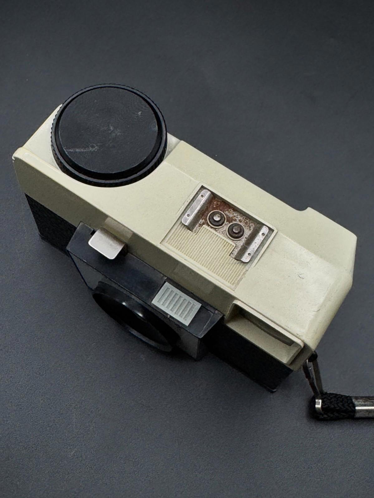 Vintage 1960's Kodak Instamatic 25 Retro 126 Film Camera - Winds & Fires