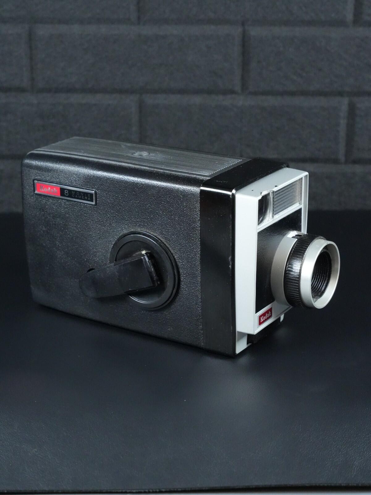 Kodak Brownie Vintage 1960's 8mm Movie Cine Camera Ektanar f/1.9 Lens - Working