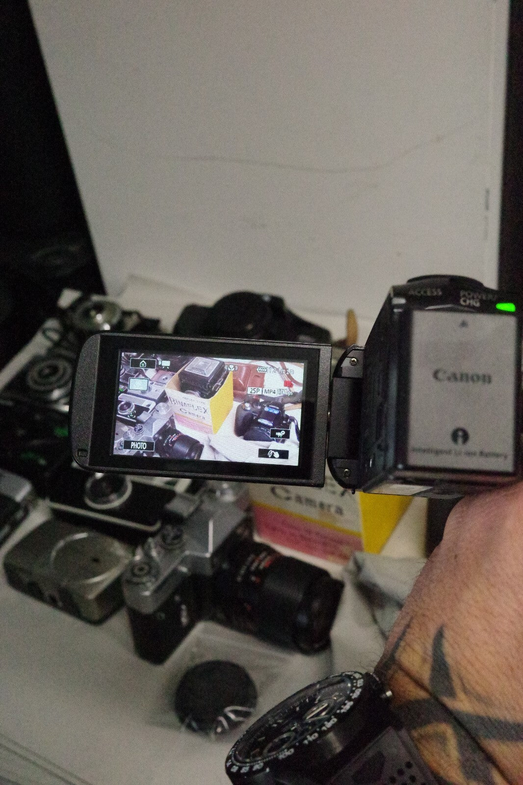 Canon LEGRIA HF R506 Full HD Camcorder Boxed Battery Charger Cables Excellent