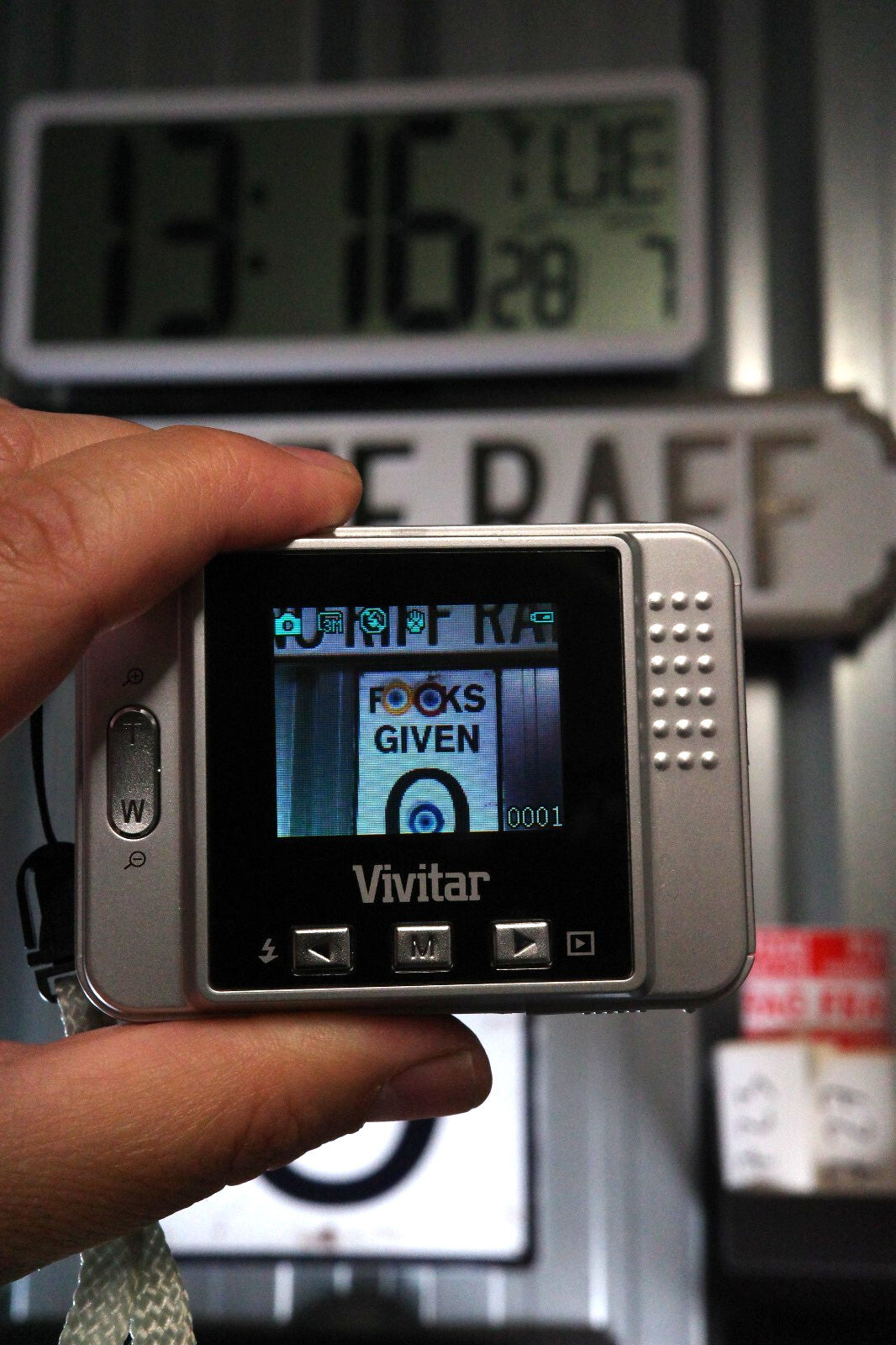 Vivitar Vivicam 5018 Y2K Compact 5.1MP Digital Camera & Batteries - Working