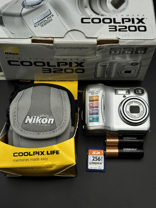 Nikon COOLPIX 3200 3.2MP Digital Camera + Box, Case, Card & Batteries - Working