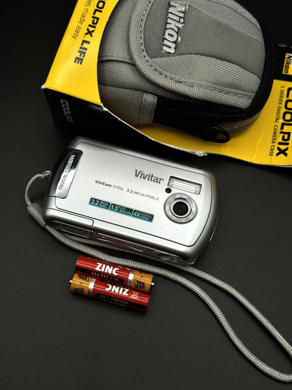 Fully Working Vivitar ViviCam 3105s 3.2MP Digital Camera + New Case & Batteries