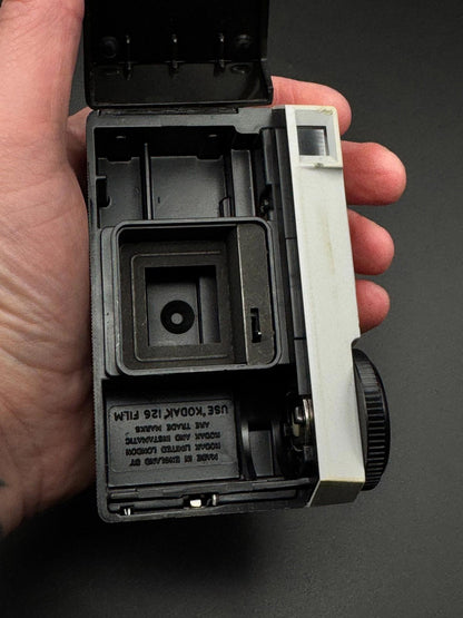 Vintage 1960's Kodak Instamatic 25 Retro 126 Film Camera - Winds & Fires (J211)