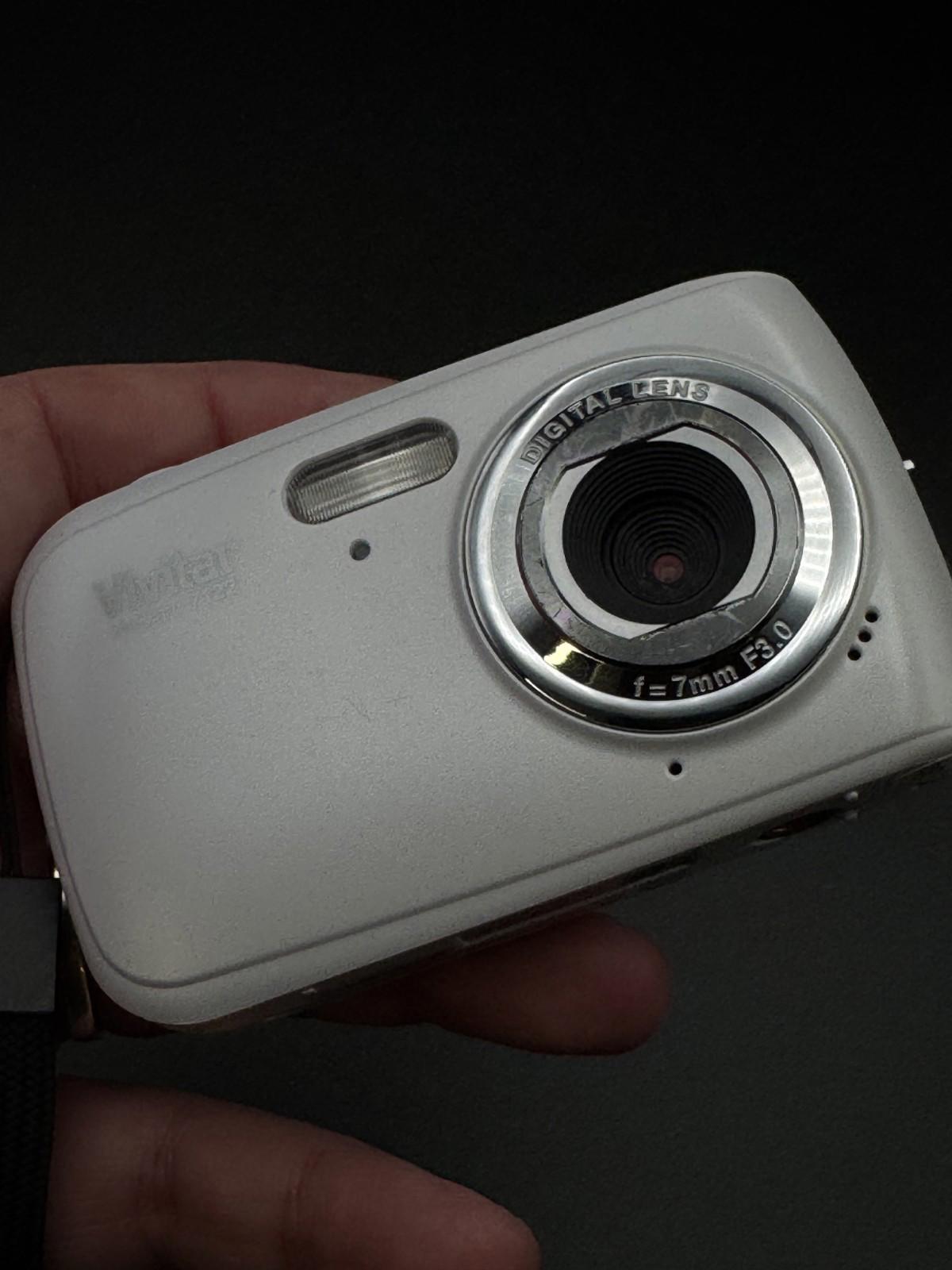 Vivitar Vivicam 7122 Digital Camera 7.1 MP + Batteries Tested and Fully Working