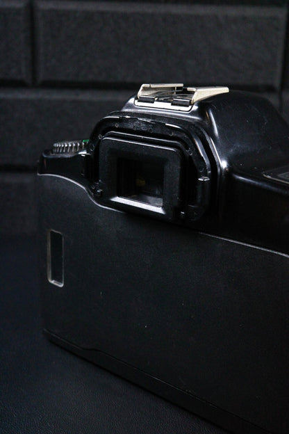 Canon EOS 1000 Vintage 1990's 35mm SLR Film Camera Body - Tested & Working