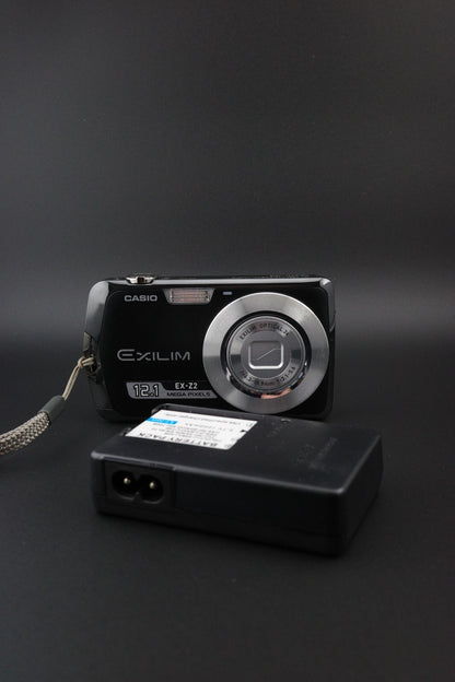Casio Exilim EX-Z2 12.1MP Digital Camera Boxed + Charger & New Battery - Working