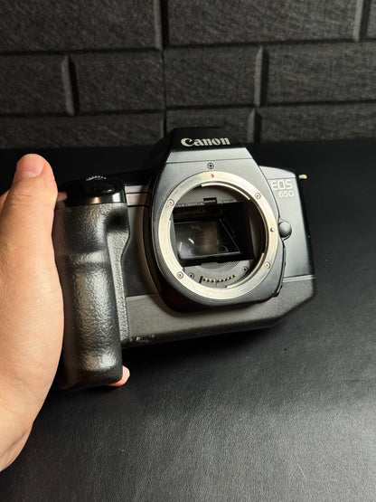 Canon EOS 650 Vintage 1980's 35mm Film AF SLR Camera Body Only Tested & Working