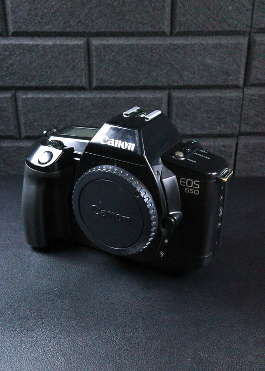 Canon EOS 650 Vintage 1980's 35mm SLR Film Camera Body Only - Tested & Working