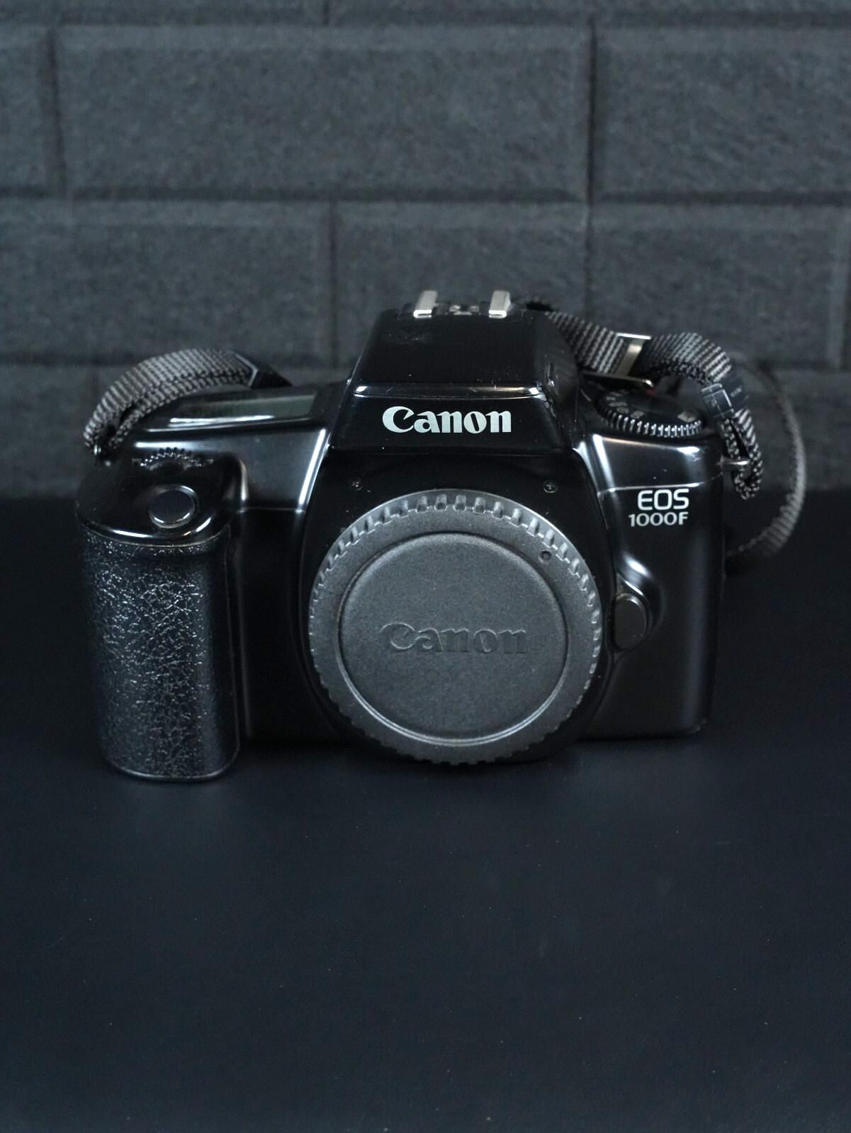 Canon EOS 1000F 35mm SLR Film Camera - Tested & Fully Working - Crack In Display