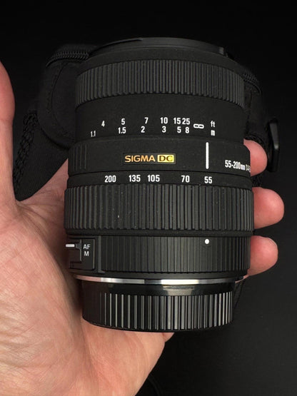 Sigma DC 55-200mm Telephoto Lens F/4.0-5.6 Nikon HSM - Near Mint Working (C307)