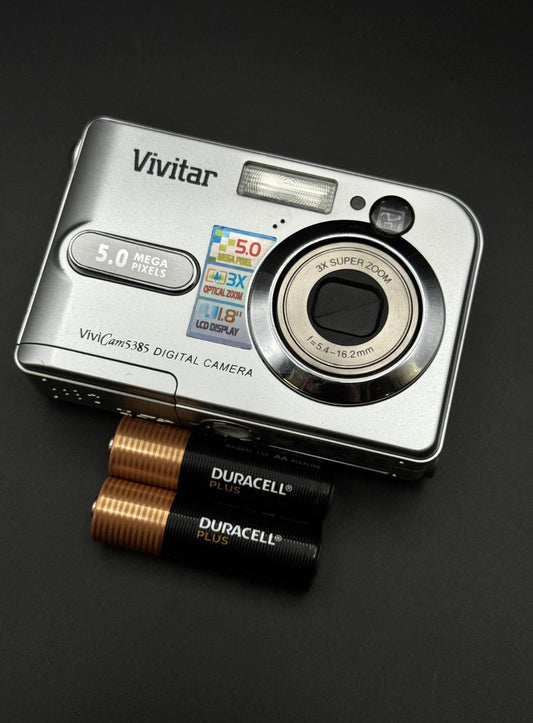 Vivitar ViviCam 5385 Digital Camera 5.0MP 3x Zoom + Batteries - Tested & Working