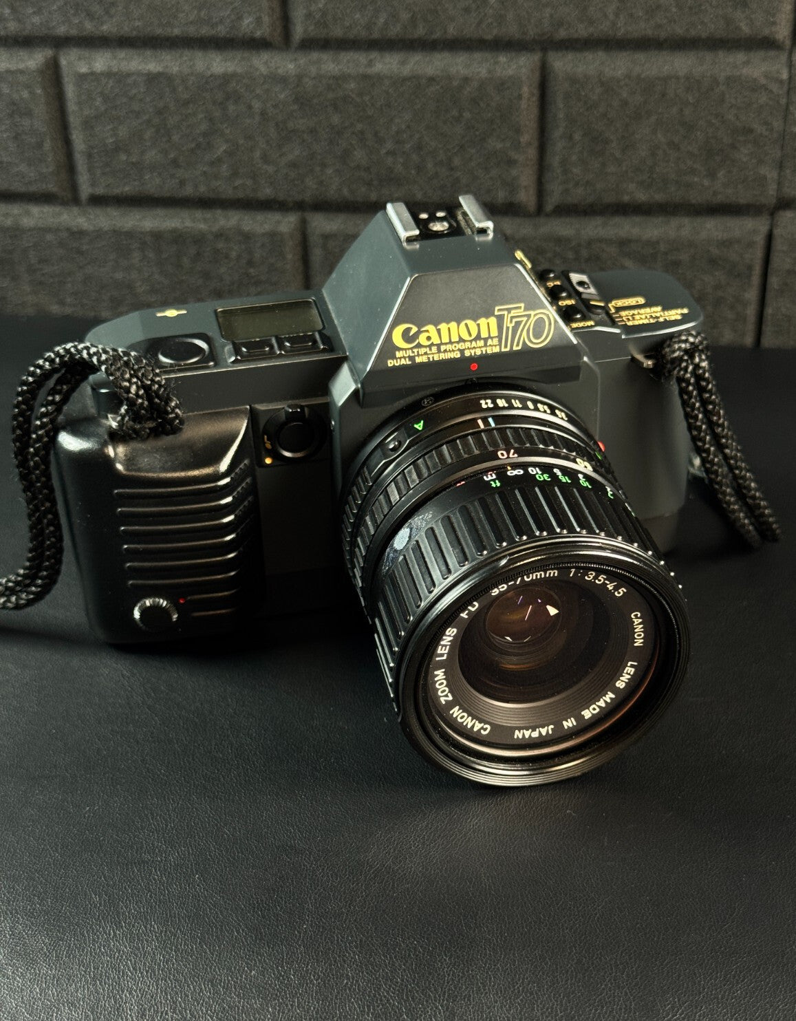 Canon T70 1980's 35mm SLR Film Camera + FD 35-70mm Zoom Lens - Tested & Working