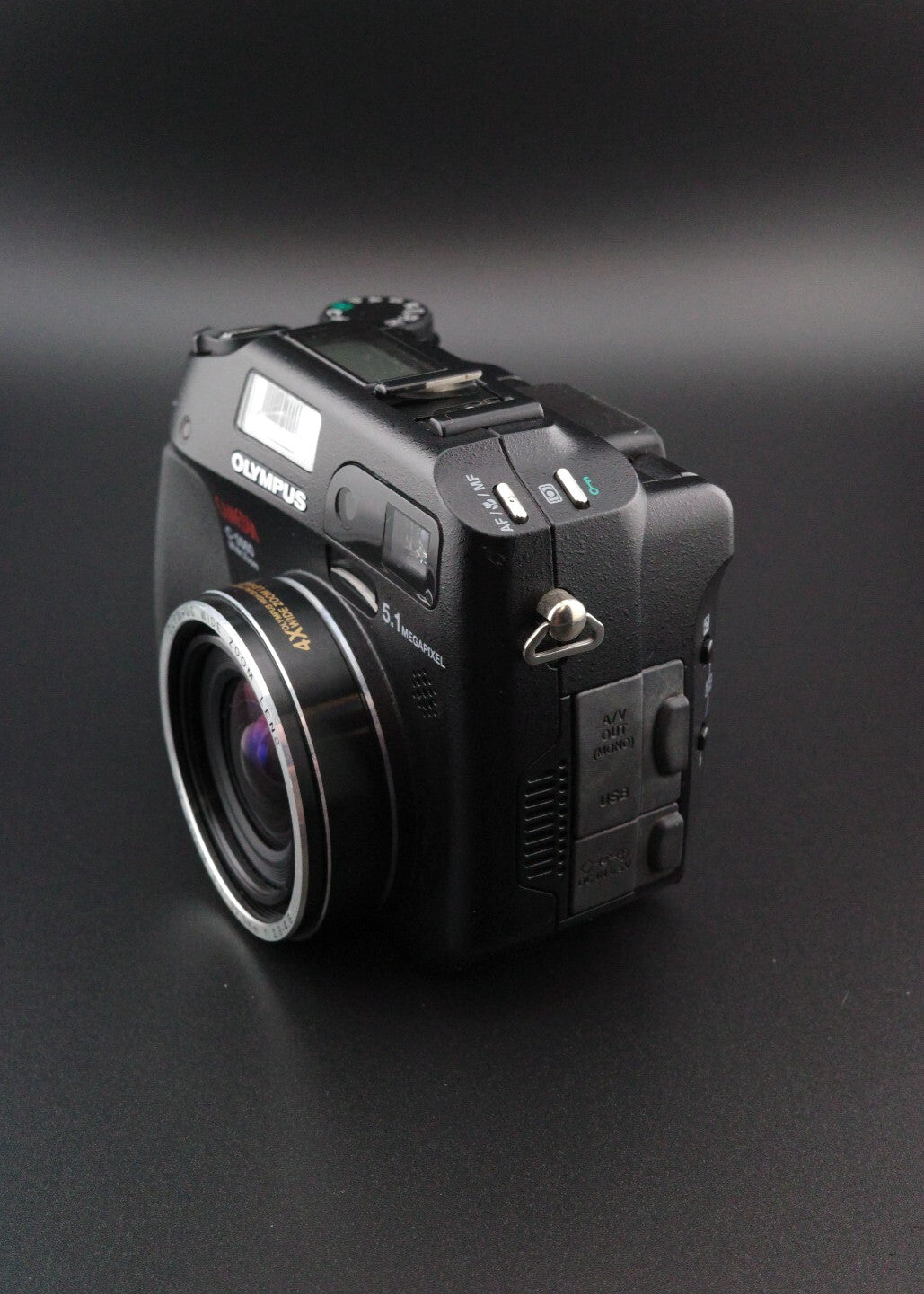 Olympus Camedia C-5060 Digital Camera 5.1MP + Card, Battery + Charger - Working