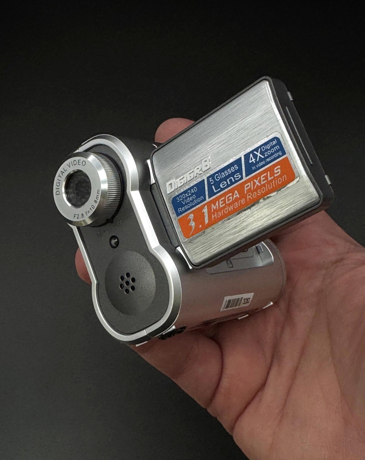 Boxded & Working Digigr8 DV182 Silver Compact Digital Video Camera + Batteries