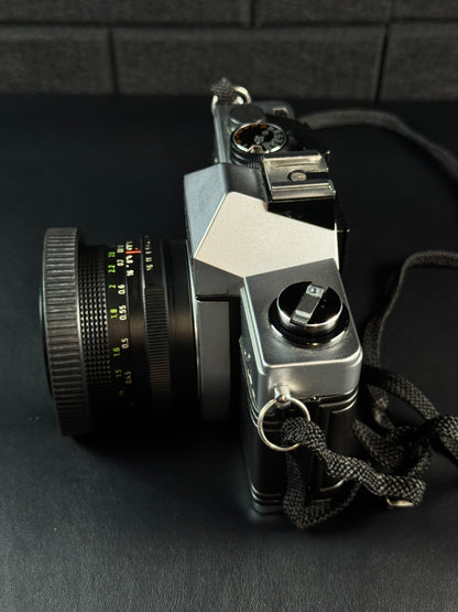 Praktica MTL 5B Vintage 35mm Film SLR Camera & 50mm f/2.8 Lens (Read Details)