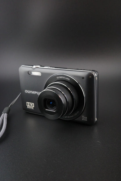 Olympus VG-120 14MP CCD Digital Camera + New Battery / Charger Tested & Working