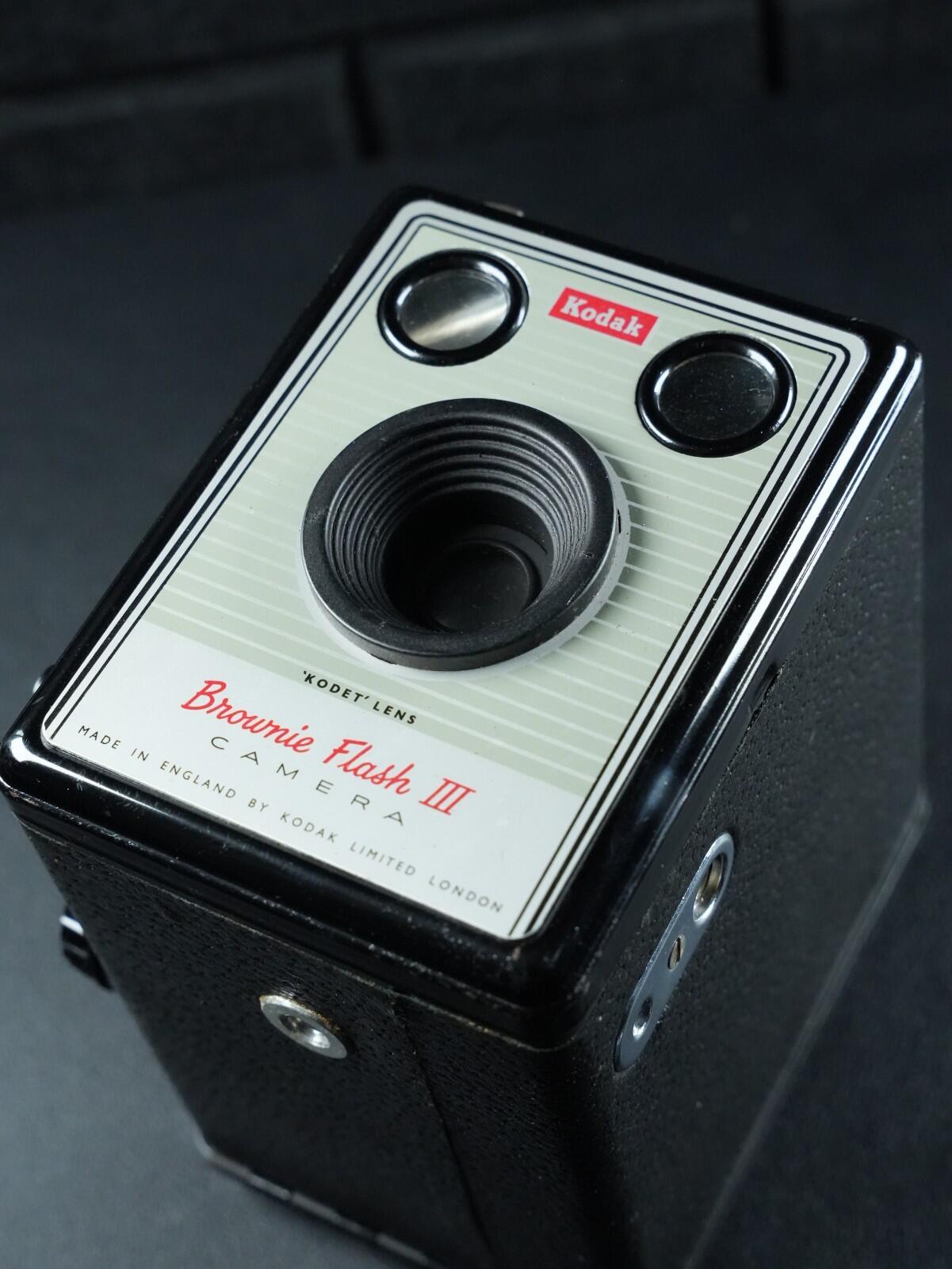 Kodak Brownie Flash III Vintage 1950's 127 Film Box Camera + Case - Working W541
