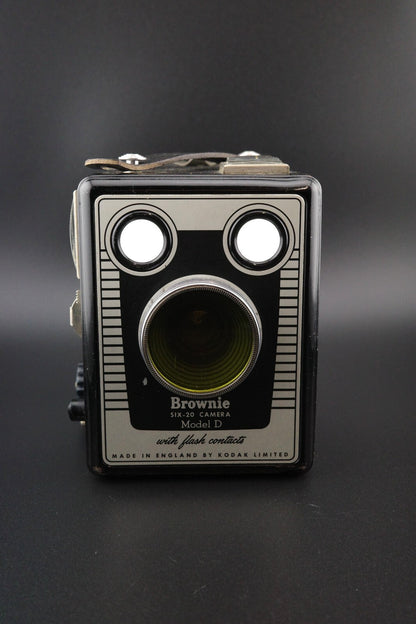 Kodak Six-20 Brownie Model D Vintage 1950's 620 Film Camera + Case - Working