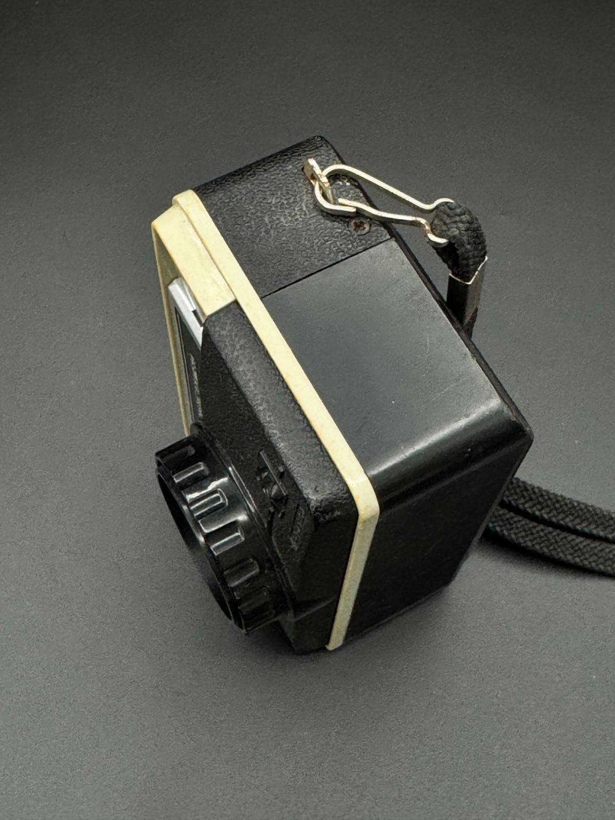 Working Vintage Kodak 77X Instamatic 126 Film Camera - 1970s Retro Collectable