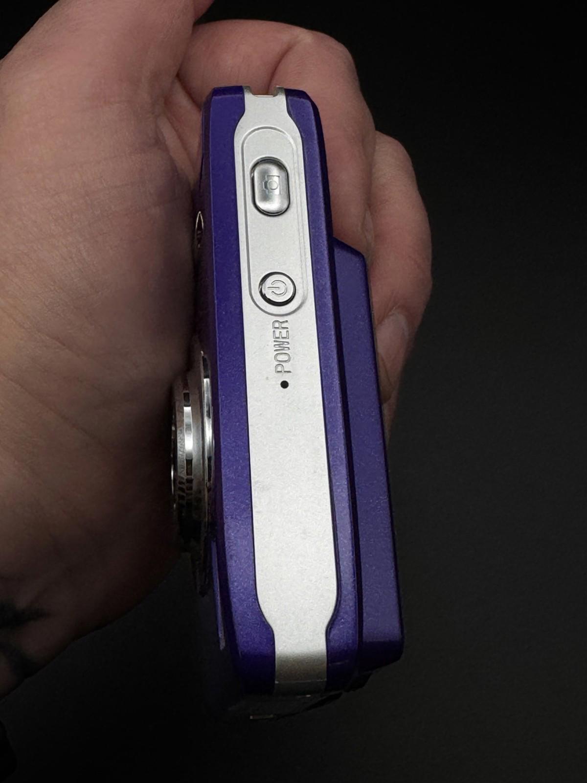 New & Boxed Vivitar Digital Camera Vivicam 9126 9.0MP Purple - Fully Working