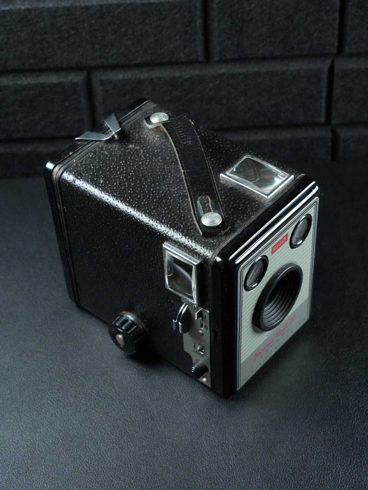 Kodak Brownie Flash III Vintage 1950's 127 Film Box Camera + Case - Working W541