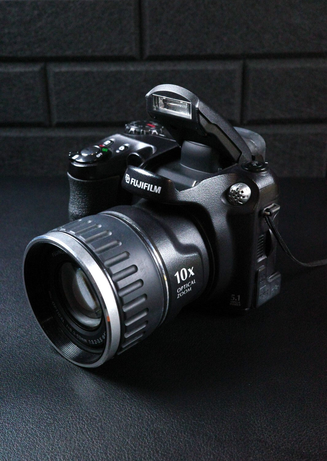 Fujifilm FinePix S5600 5.1MP Digital Bridge Camera + 1GB XD Card Tested Working