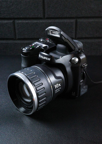 Fujifilm FinePix S5600 5.1MP Digital Bridge Camera + 1GB XD Card Tested Working