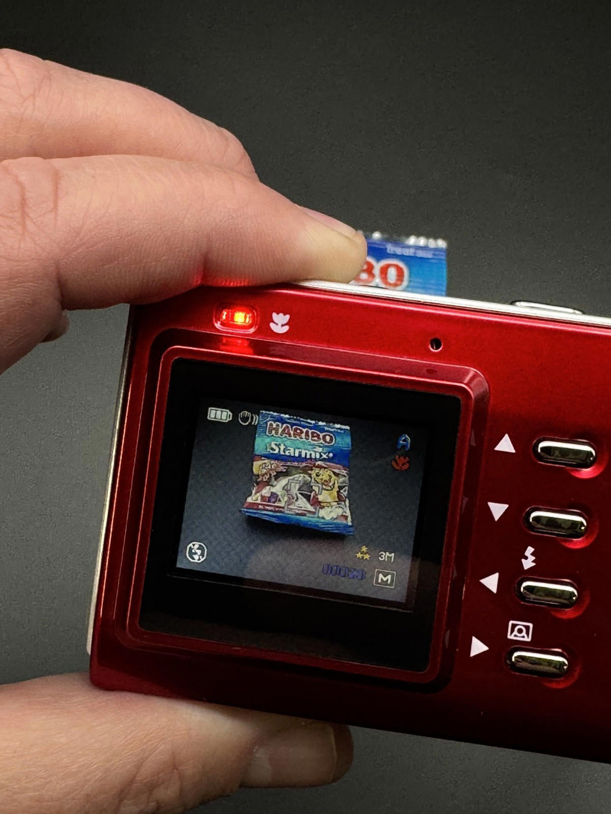 Vivitar Vivicam 3188 Red Digital Camera 3.1MP - Box, Case + Batteries - Working