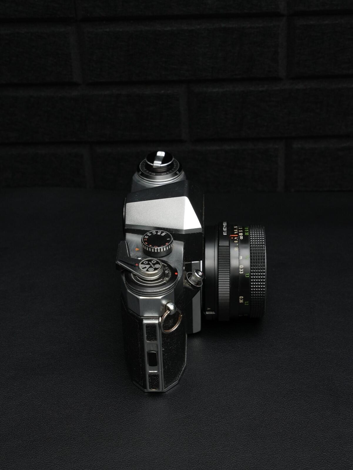 Praktica PL Nova 1 1960's 35mm Film Camera + Pentacon 50mm 1.8 Lens - Faulty (Read Description)