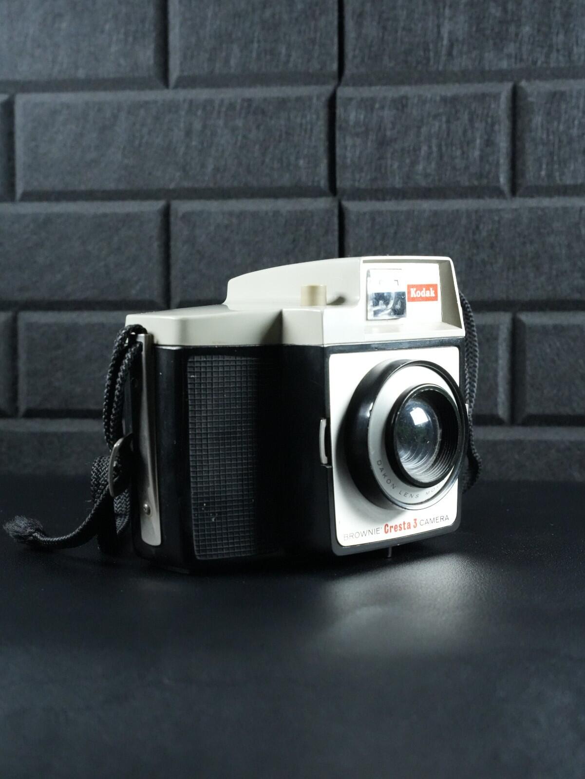 Kodak Brownie Cresta 3 Vintage 1960's 120 Film Camera - Tested & Working W535
