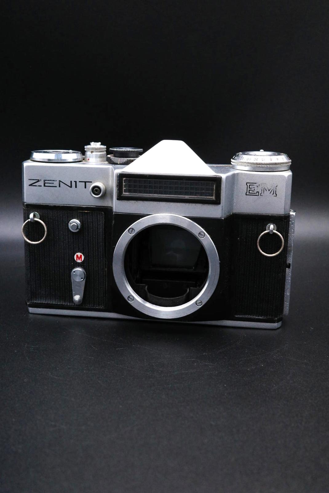 Zenit-EM 35mm Vintage 1960's SLR Film Camera – Spares, Repair or Display