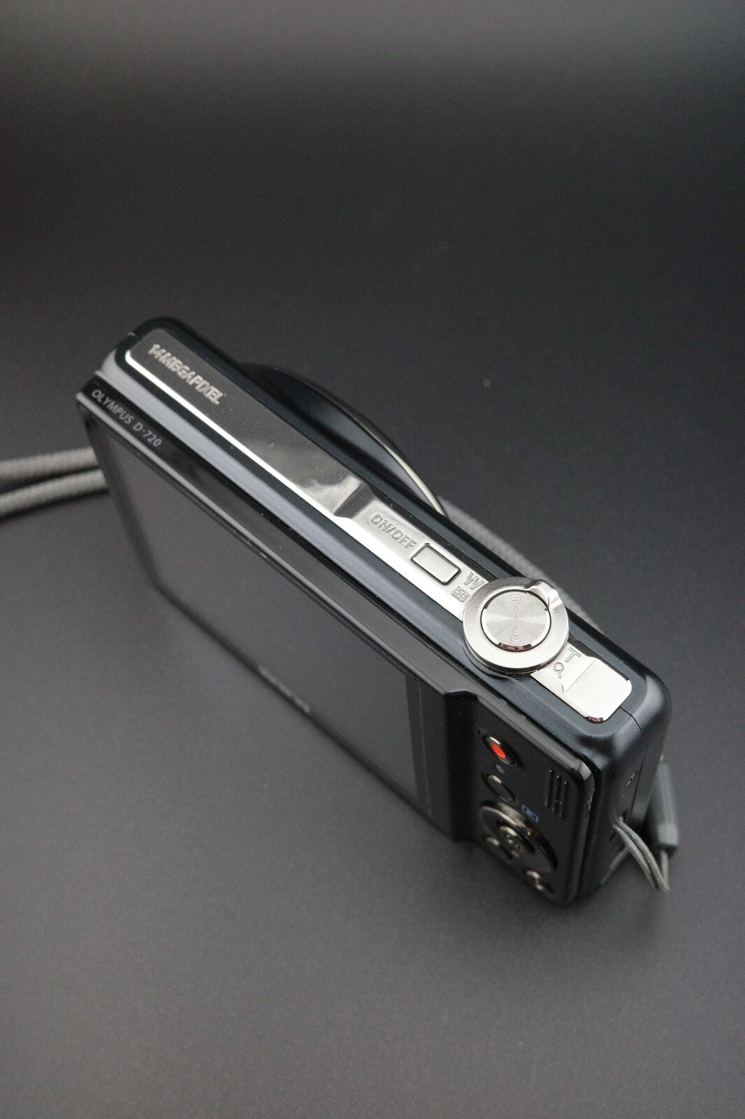 Olympus D-720 14MP 10x Zoom Digital Camera + New Battery & Charger - Working