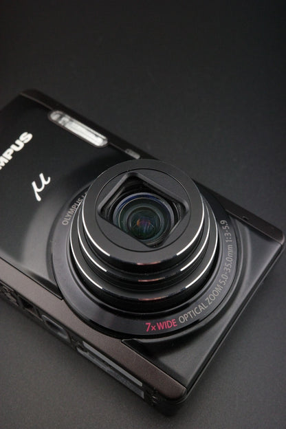 Olympus Mju 7050 14MP Digital Camera 7x Zoom + New Battery & Charger - Working