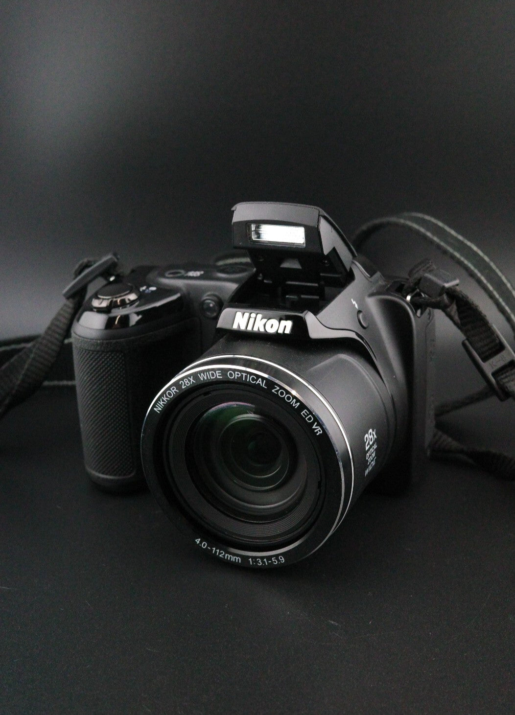 Nikon Coolpix L340 20.2MP 28x Zoom Camera + Card & Bag - Working - Screen Fault