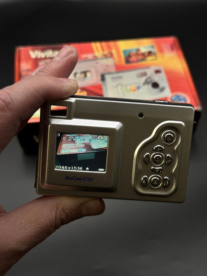 Vivitar Vivicam 3720 3MP Digital Camera + Box, Case & Batteries - Fully Working