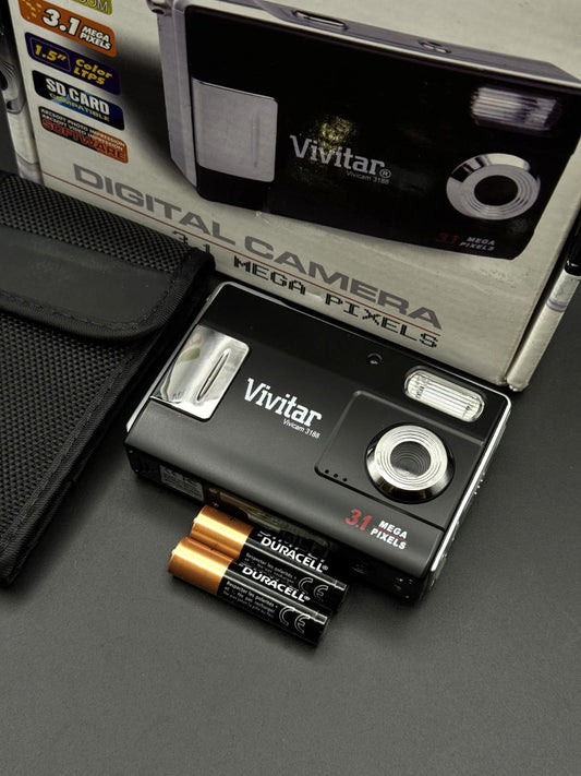 Vivitar Vivicam 3188 3.1MP Compact Digital Camera + Batteries - Boxed & Working