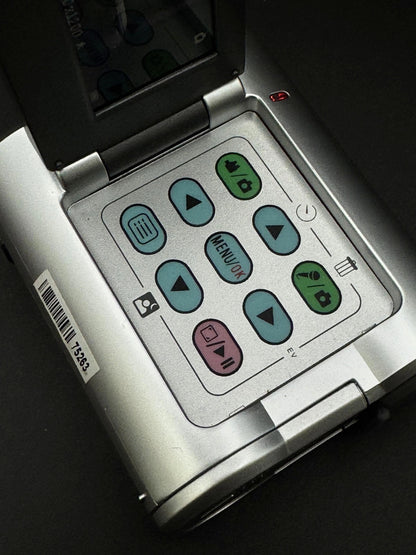 Boxded & Working Digigr8 DV182 Silver Compact Digital Video Camera + Batteries